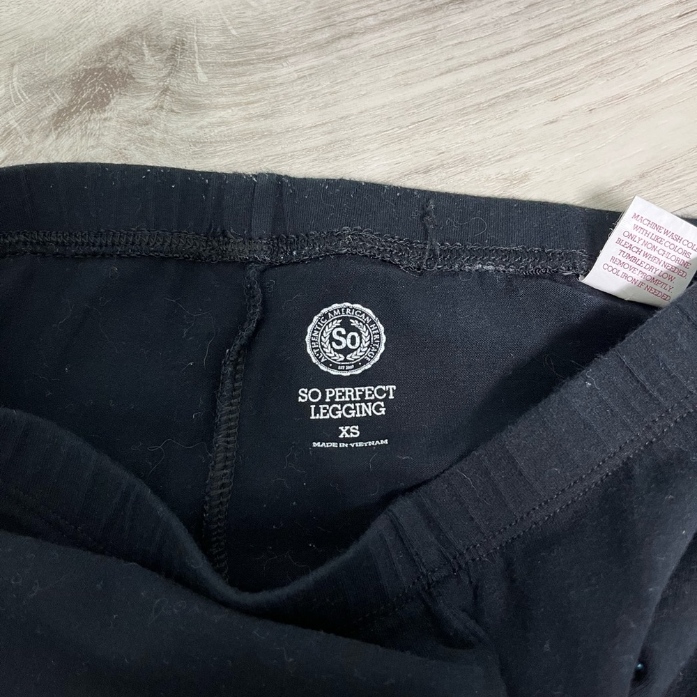 Bundle of SO Cropped Leggings - Picture 2 of 16